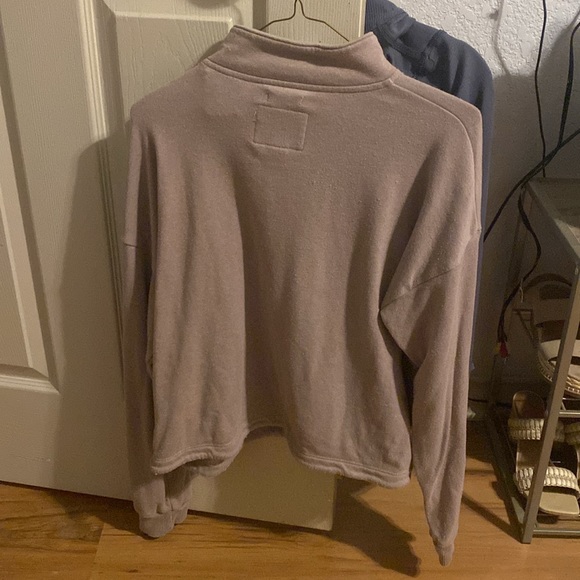 AE pullover - Picture 2 of 3